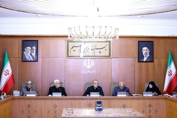 در وداع و تشییع رهبر شهید  فردا 14 تیر سراسر کشور تعطیل شد