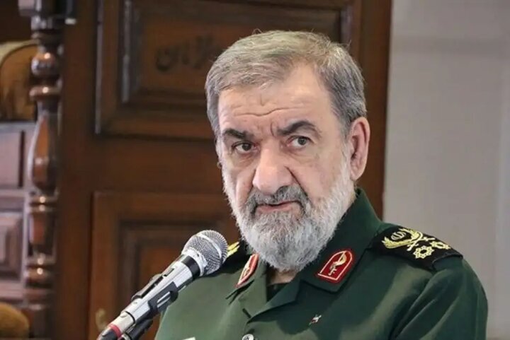 بدرقه باشکوه رهبر شهید ناامیدی را به آمریکا تحمیل می‌کند