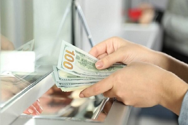 اولویت تسهیلات بانکی به صنایع ارزآور؛ راهی برای آرامش بازار ارز