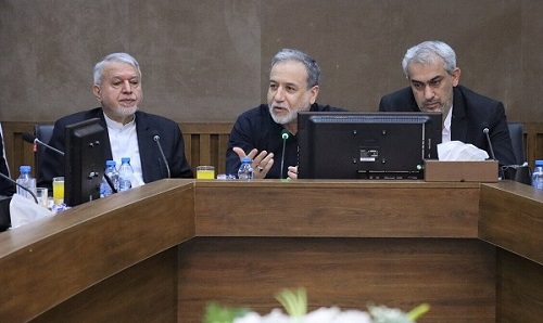 کشورهای همسایه از مهم‌ترین ظرفیت‌های اقتصادی ایران در شرایط تحریم هستند
