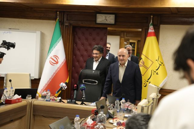 در نشست خبری مدیرعامل بانک پارسیان مطرح شد؛ سرمایه بانک پارسیان به 50 همت رسید/ واکنش مثبت بازار سرمایه به عملکرد پارسیان / هدف‌گذاری برای کفایت سرمایه 9 تا 10 درصدی